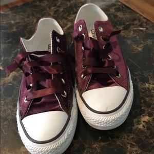 Converse red velvet